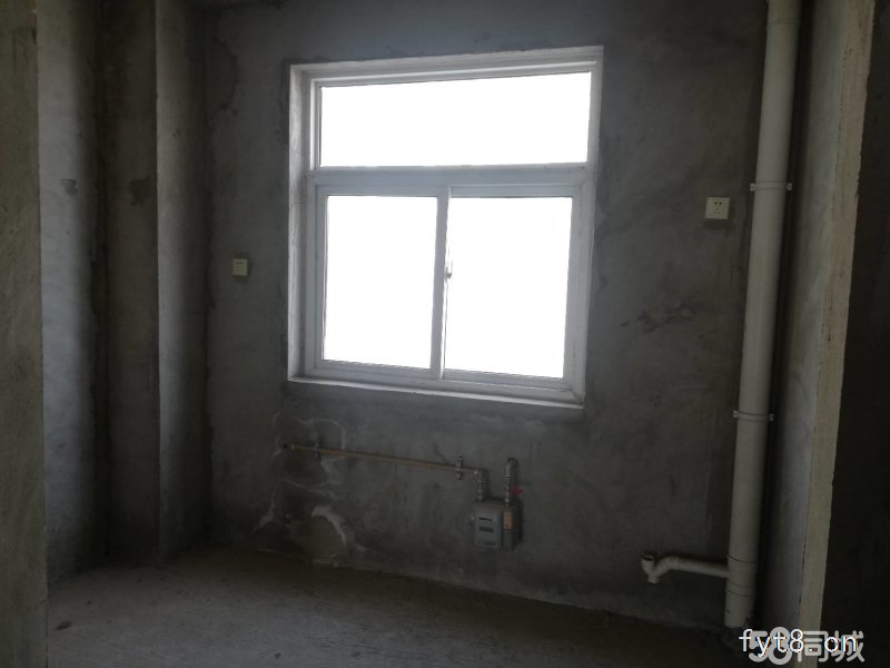 电梯房纯毛坯南北通透全天性采光前后无遮拦首付十几万