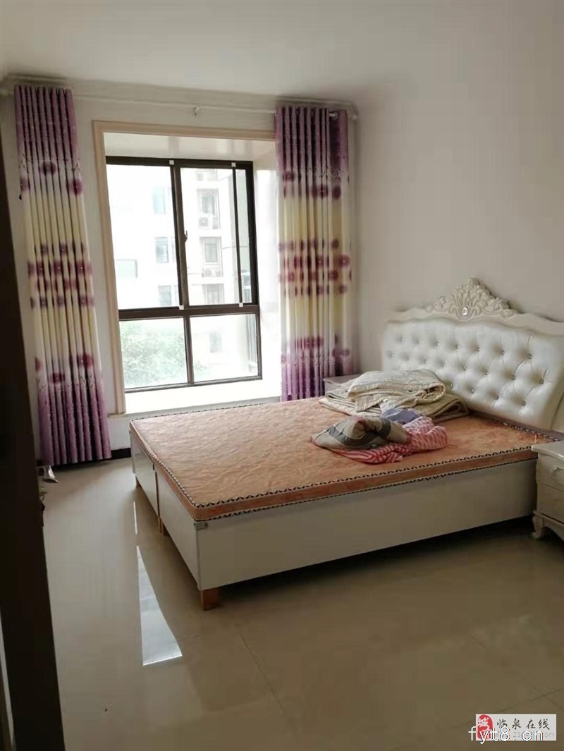 利华中央公馆3室2厅家具家电齐全2万5包物