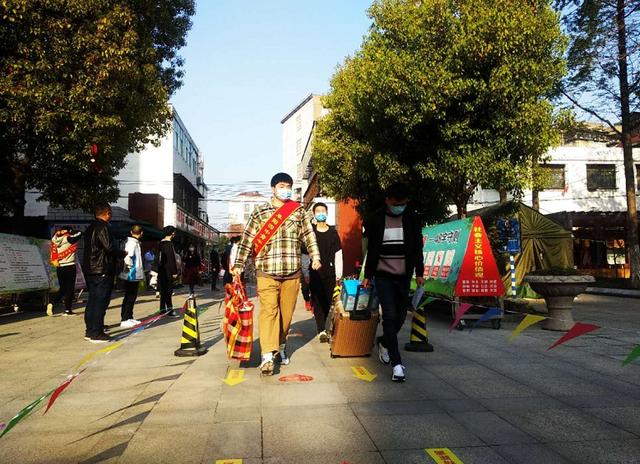 今天，开学！阜阳高三学子率先复课